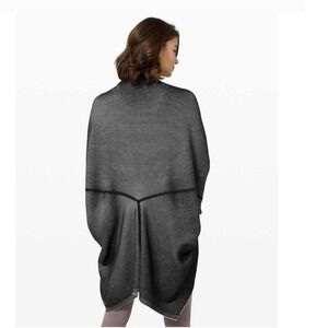 Lululemon Reversible Cabin Yogi Wrap One Size OS Gray Black Stripe Boolux Knit